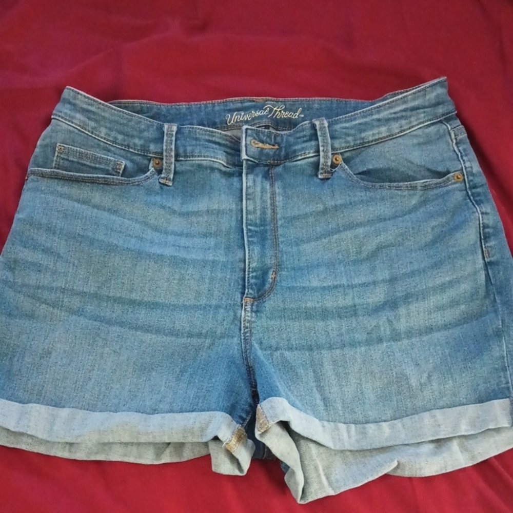 Universal Thread Women's Light Blue Jean Shorts Size 14w High Rise Midi